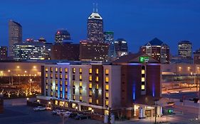 Holiday Inn Express & Suites Indianapolis Dtn-Conv Ctr Area By Ihg